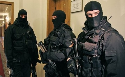 Сотрудники спецподразделения СБУ «Альфа». Кадр канала ТСН Сотрудники спецподразделения СБУ «Альфа». Кадр канала ТСН