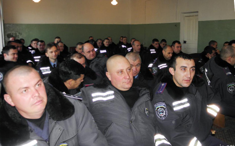 Сотрудники патрульной службы МВД Крыма. Фото с сайта crm-mia.gov.ua Сотрудники патрульной службы МВД Крыма. Фото с сайта crm-mia.gov.ua