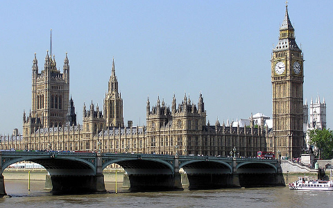 Вестминстерский дворец. Фото Adrian Pingstone с сайта wikimedia.org
