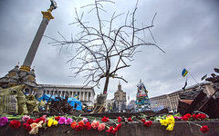 Цветы в память погибшим на Майдане © РИА Новости, Андрей Стенин