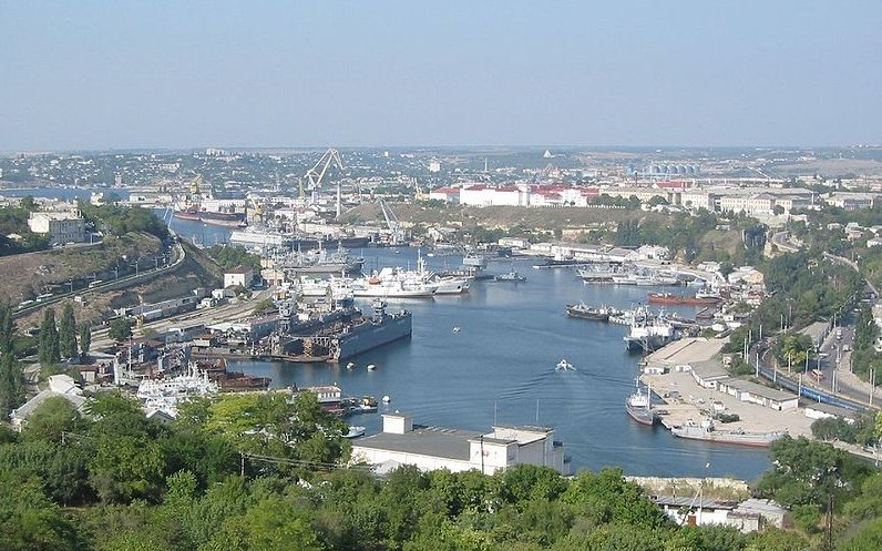 Севастополь. Фото с сайта wikimedia.org