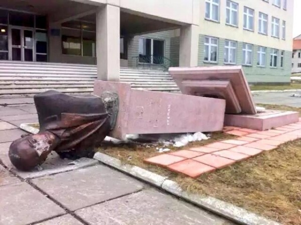 Памятник Степану Бандере. Фото с сайта e-news.in.ua Памятник Степану Бандере. Фото с сайта e-news.in.ua
