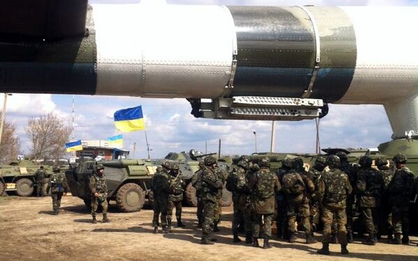 Украинские военные под Изюмом. Фото из Твиттера @A3AP Украинские военные под Изюмом. Фото из Твиттера @A3AP