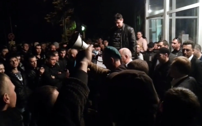 Забастовка шахтеров в Луганске. Фото с сайта podrobnosti.ua Забастовка шахтеров в Луганске. Фото с сайта podrobnosti.ua