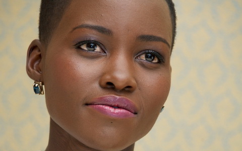 Люпита Нионго. Фото с сайта kinopoisk.ru