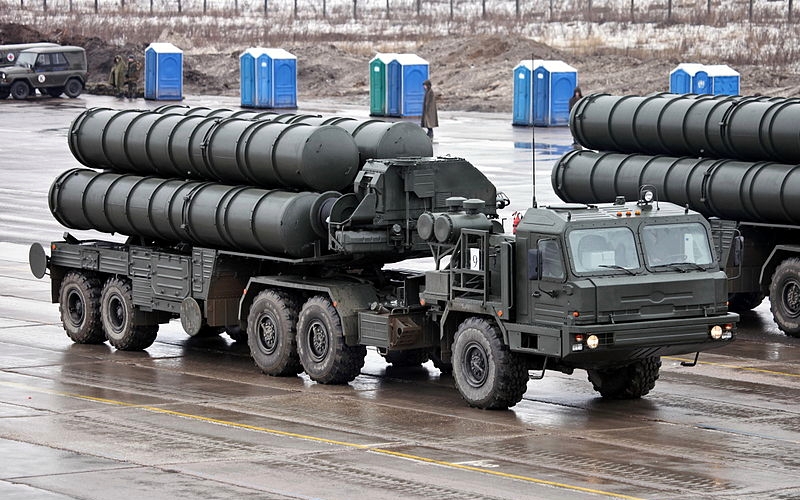 ЗРС С-400. Фото Виталия Кузьмина с сайта vitalykuzmin.net ЗРС С-400. Фото Виталия Кузьмина с сайта vitalykuzmin.net