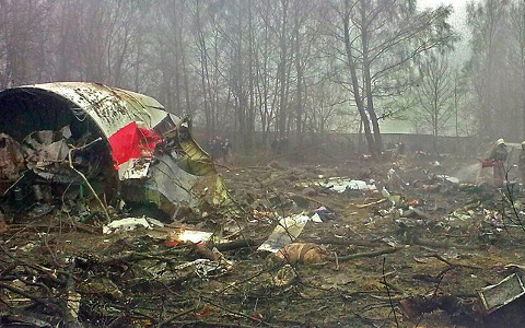 Обломки польского президентского самолета. Фото Bartosz Staszewski с сайта wikimedia.org Обломки польского самолета. Фото Bartosz Staszewski с сайта wikimedia.org