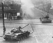 Советские танки в Будапеште в 1956 году. Фото с сайта wikipedia.org Советские танки в Будапеште в 1956 году. Фото с сайта wikipedia.org