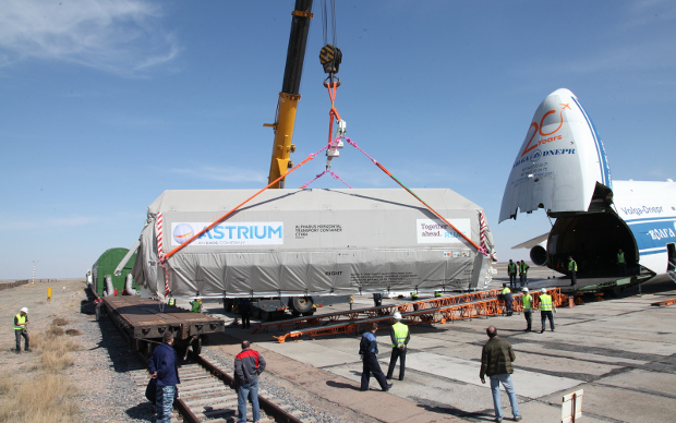 Коммуникационный КА «Экспресс-АМ4Р». Фото с сайта federalspace.ru Коммуникационный КА «Экспресс-АМ4Р». Фото с сайта federalspace.ru