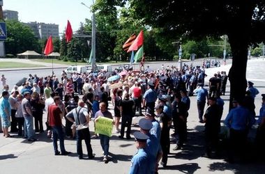 Фото с сайта <a target="_blank" href="http://ukr.segodnya.ua/regions/kharkov/kruglyy-stol-v-harkove-miting-prorossiyskih-aktivistov-i-proverka-zhurnalistov-521098.html">segodnya.ua</a> Фото с сайта segodnya.ua