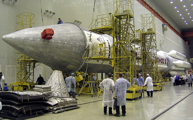 РН «Протон-М» со спутником AMC-12. Фото пользвателя Flickr alexpgp РН «Протон-М» со спутником AMC-12. Фото пользвателя Flickr alexpgp