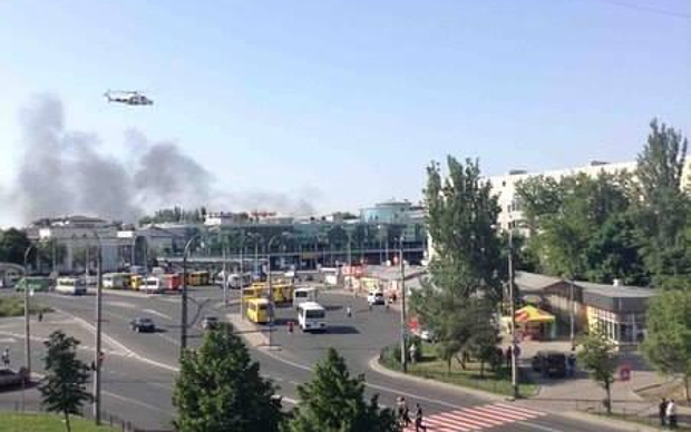 Аэропорт Донецка. Фото пользователя Twitter <a target="_blank" href="https://twitter.com/ROVTERUA/status/470926950576701440/photo/1">@DanieleIacopini</a> Аэропорт Донецка. Фото пользователя Twitter @DanieleIacopini