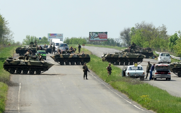 Блокпост украинской армии по дороге между Краматорском и Славянском © РИА Новости, Михаил Воскресенский Блокпост украинской армии по дороге между Краматорском и Славянском © РИА Новост