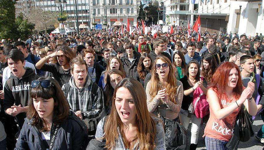 Митинг в Афинах. Фото с сайта kprf.ru Митинг в Афинах. Фото с сайта kprf.ru