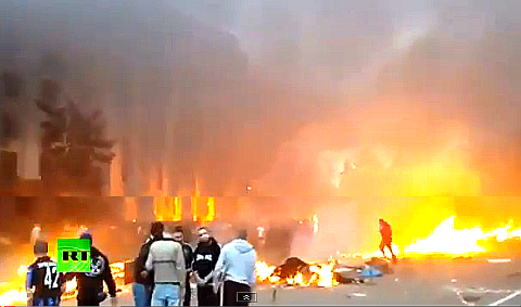 Пожар в одесском Доме профсоюзов. Кадр телеканала Russia Today Пожар в одесском Доме профсоюзов. Кадр телеканала Russia Today