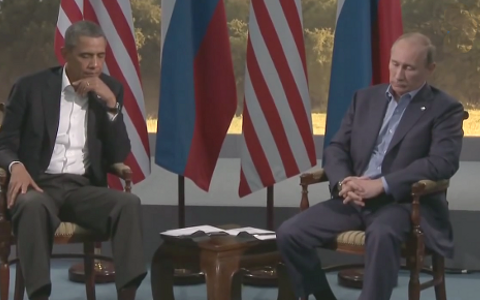 Владимир Путин и Барак Обама. Стопкадр из видео с сайта whitehouse.gov