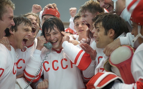 Кадр из фильма «Легенда №17» Кадр из фильма «Легенда №17»