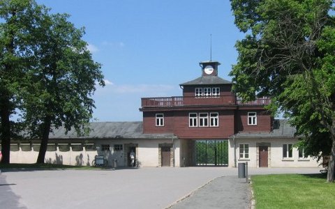 Ворота Бухенвальда. Фото с сайта wikipedia.org Ворота Бухенвальда. Фото с сайта wikipedia.org