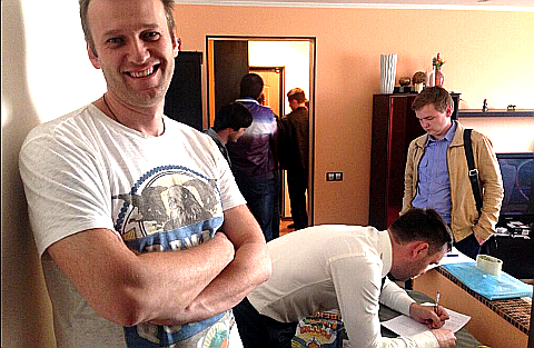 Обыск в доме Алексея Навального. Фото из Twitter @advokatkobzev Обыск в доме Алексея Навального. Фото из Twitter @advokatkobzev