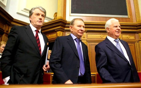 В.Ющенко, Л.Кучма, Л.Кравчук. Фото с сайта <a target="_blank" href="ссылка">molbuk.ua</a> В.Ющенко, Л.Кучма, Л.Кравчук. Фото с сайта molbuk.ua