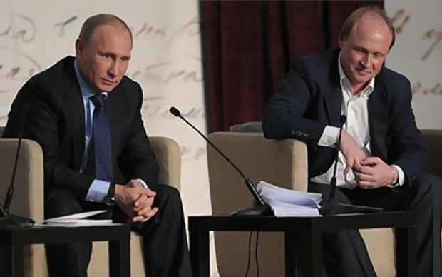 Владимир Путин и Владимир Толстой. Фото с сайта kremlin.ru Владимир Путин и Владимир Толстой. Фото с сайта kremlin.ru