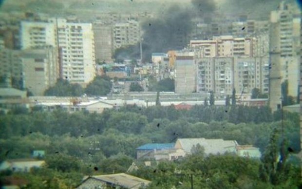 Обстрелянный квартал Луганска. Фото Ивана Особова с сайта <a target="_blank" href="http://www.citynews.net.ua/news/35134-lugansk-pod-obstrelom-kvartal-mirnyy-foto.html">citynews.net.ua</a> Обстрелянный квартал Луганска. Фото Ивана Особова с сайта citynews.net.ua
