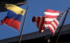 Флаги Венесуэлы и США. Фото с сайта ultimasnoticias.com.ve Флаги Венесуэлы и США. Фото с сайта ultimasnoticias.com.ve