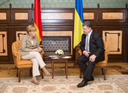 Петр Порошенко и Ангела Меркель. Фото с сайта president.gov.ua Петр Порошенко и Ангела Меркель. Фото с сайта president.gov.ua