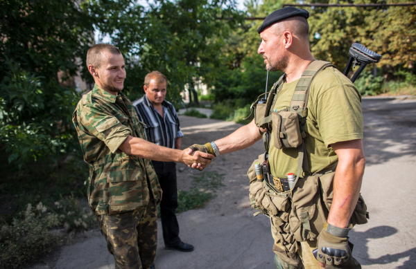 Украинский солдат во время передачи © РИА Новости, Андрей Стенин Украинский солдат во время передачи © РИА Новости, Андрей Стенин