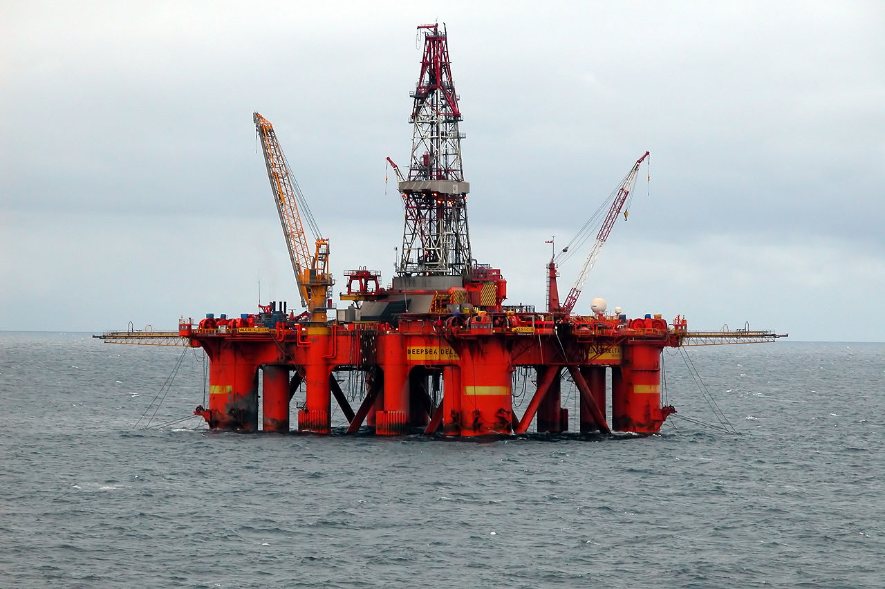 Нефтяная платформа. Фото Erik Christensen с сайта wikimedia.org Нефтяная платформа. Фото Erik Christensen с сайта wikimedia.org