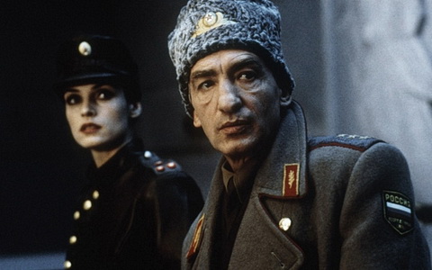 Готтфрид Йон в фильме «Золотой глаз». Кадр из фильма