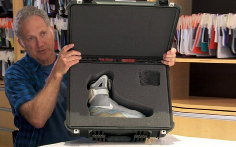 Презентация новых кроссовок Nike. Фото пользователя Twitter nicekicks Презентация новых кроссовок Nike. Фото пользователя Twitter nicekicks
