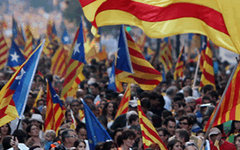 Сторонники независимости Каталонии. Фото с сайта cataloniavotes.eu