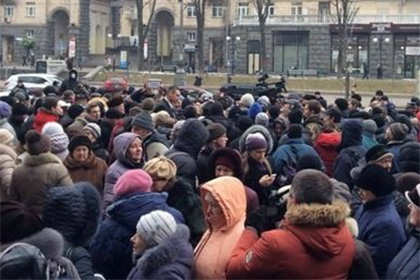 Митингующие на Крещатике. Фото с сайта novostimira.com.ua Митингующие на Крещатике. Фото с сайта novostimira.com.ua