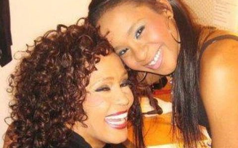 Уитни Хьюстон и Бобби Кристина Браун. Фото с офстраницы певицы в Facebook