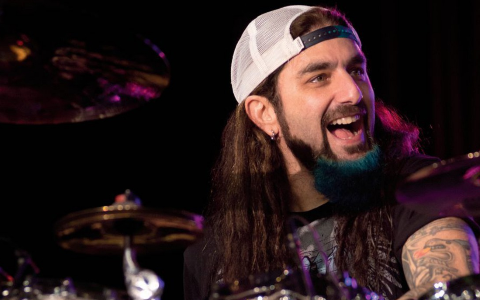 Майк Портной. Фото с офстраницы музыканта в Facebook