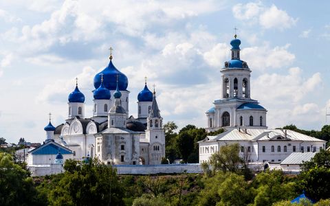 Боголюбский монастырь. Фото Вита с сайта wikimedia.org
