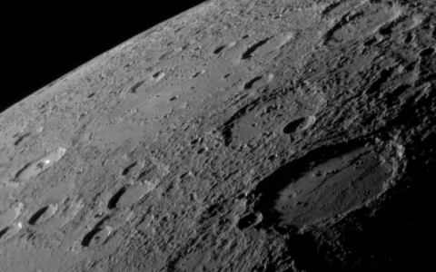Поверхность Меркурия. Фото с сайта nasa.gov Поверхность Меркурия. Фото с сайта nasa.gov