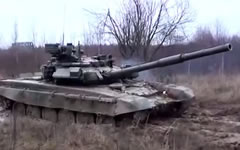 Танк Т-90. Стоп-кадр с видео в YouTube Танк Т-90. Стоп-кадр с видео в YouTube