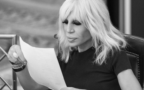 Донетелла Версаче. Фото с офстраницы Versace в Facebook Донетелла Версаче. Фото с офстраницы Versace в Facebook