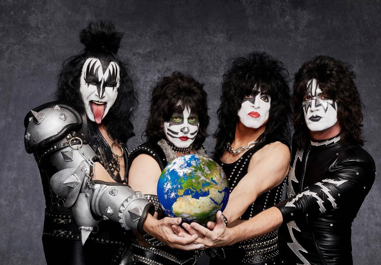 KISS. Фото с kissonline.com KISS. Фото с kissonline.com