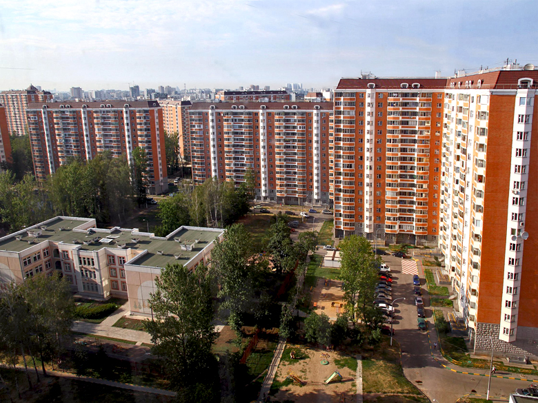 Спальный район на «Пражской»  © KM.RU
