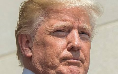 Фото Petty Officer 2nd Class Dominique Pineiro с сайта wikimedia.org