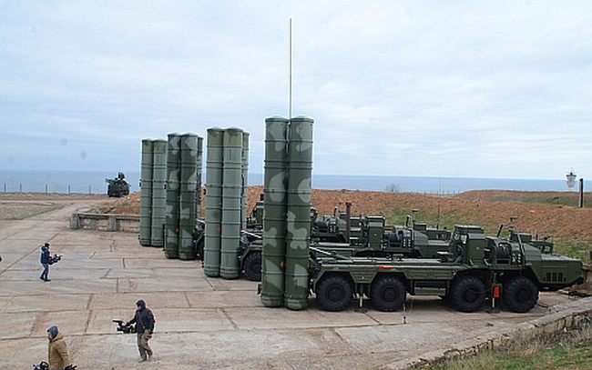 Фото с сайта мультимедиа.минобороны.рф Заступление на боевое дежурство расчётов ЗРК С-400 «Триумф»