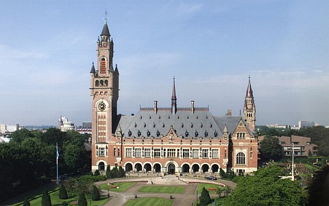 Зал заседаний. Фото с сайта wikimedia.org Зал заседаний. Фото с сайта wikimedia.org