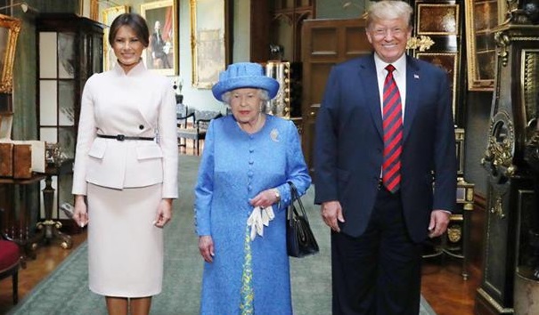 Мелания Трамп, Елизавета II, Дональд Трамп. Фото с офстраницы в Facebook Мелания Трамп, Елизавета II, Дональд Трамп. Фото с офстраницы в Facebook