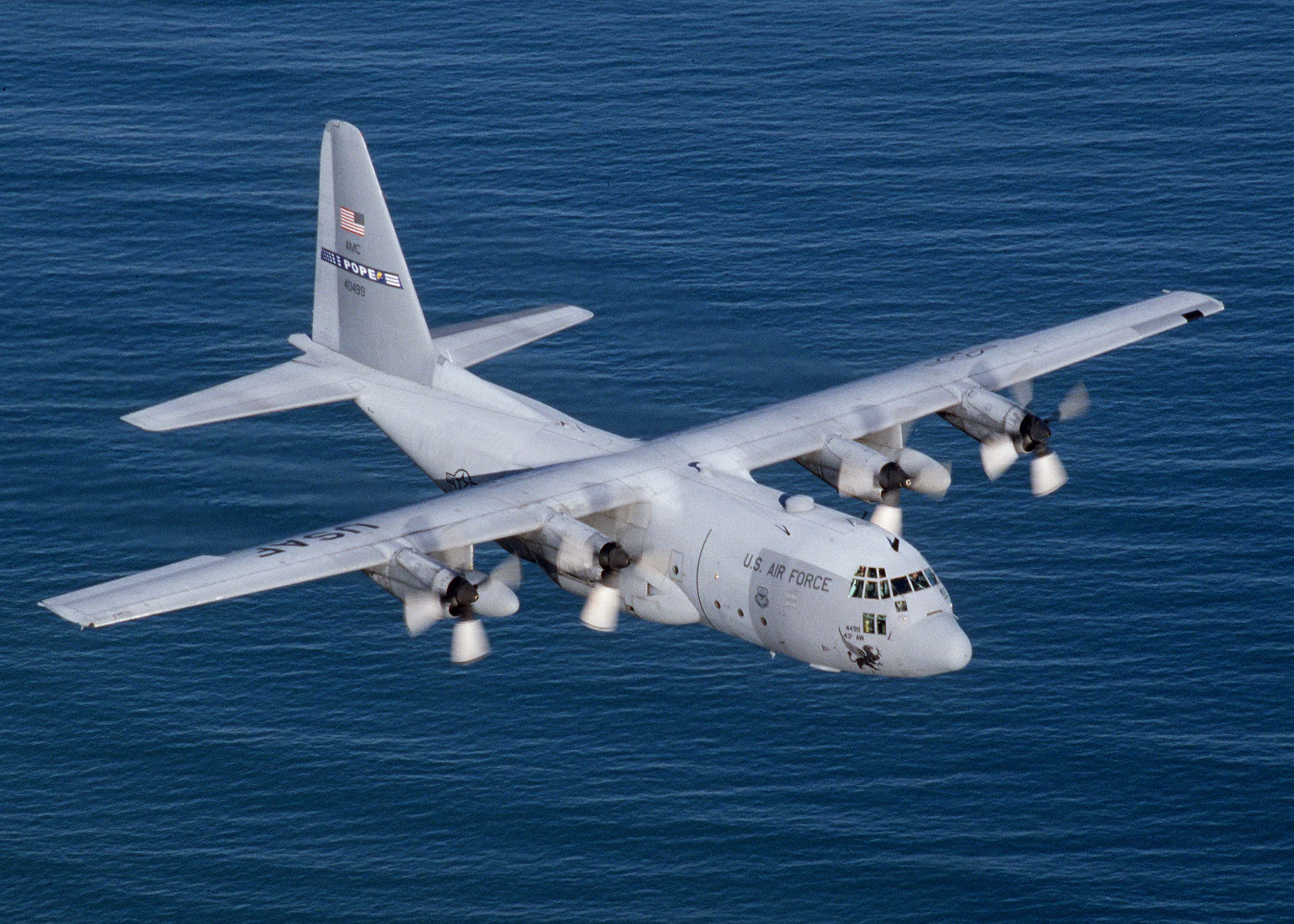 Фото с сайта wikipedia.org Самолет C-130 Hercules