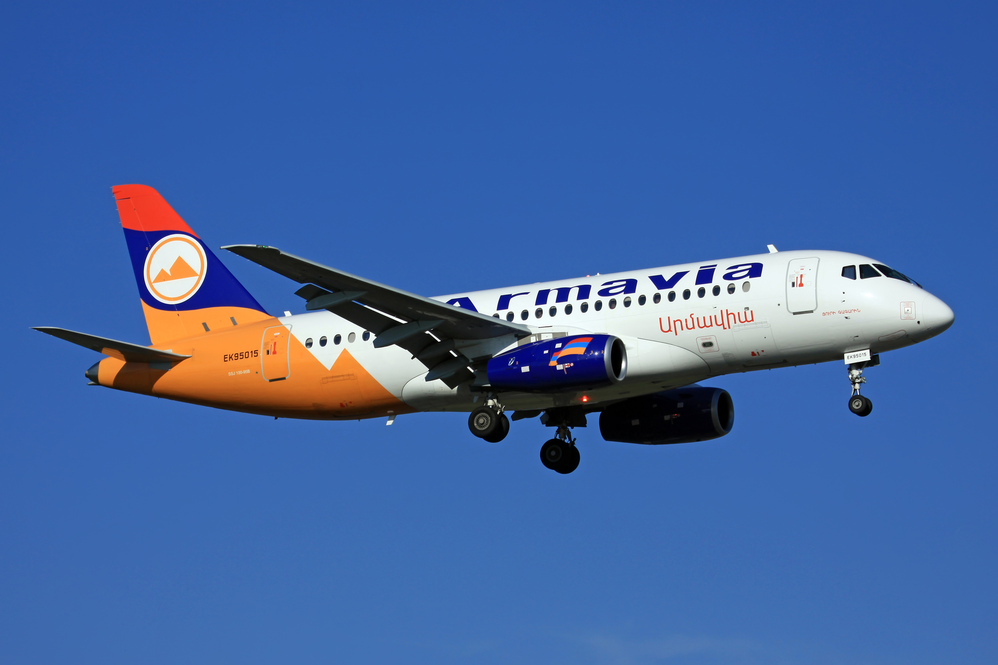 Фото с сайта wikipedia.org Sukhoi Superjet 100