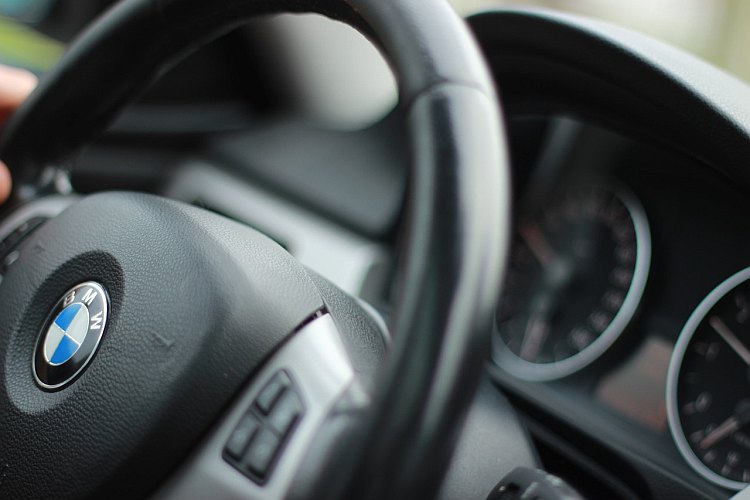 Фото с сайта pixabay.com Логотип BMW