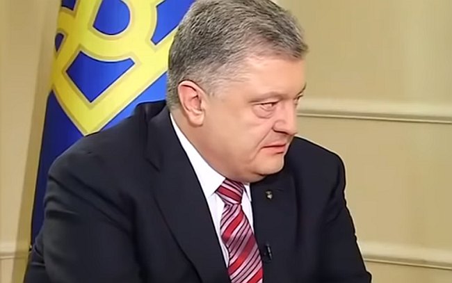 Стоп-кадр из видео в YouTube Порошенко